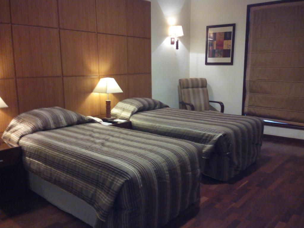 Hotel The Ocean Pearl Retreat Nueva Delhi Habitación foto