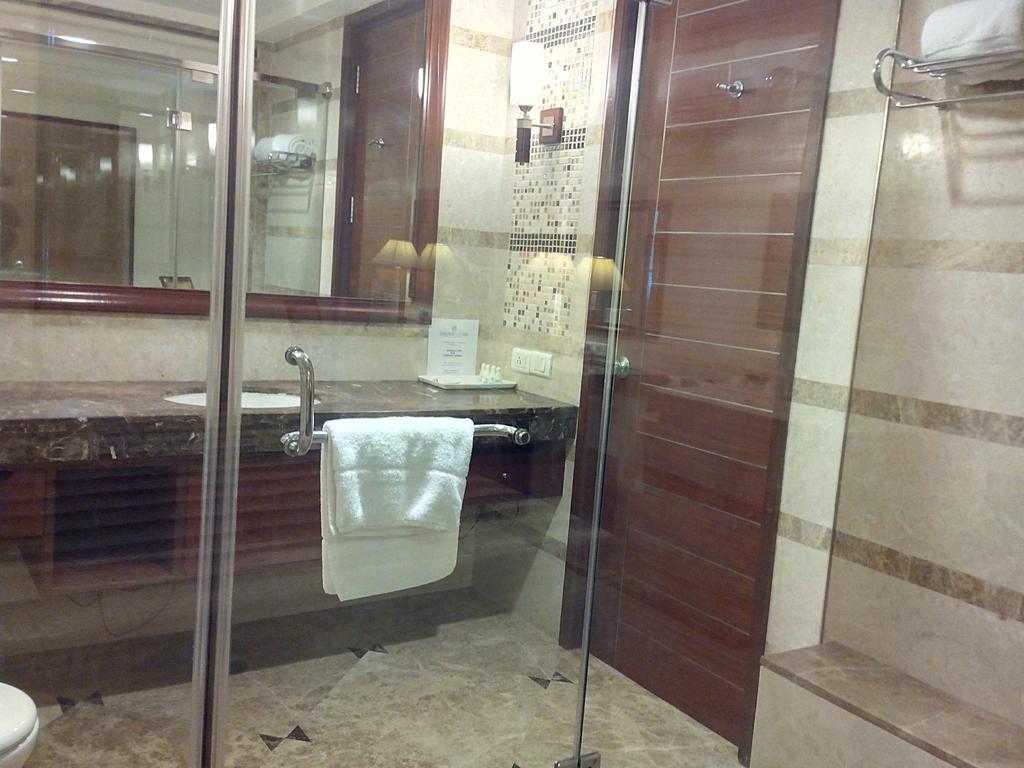 Hotel The Ocean Pearl Retreat Nueva Delhi Habitación foto